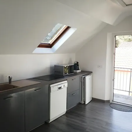 Apartment De La *